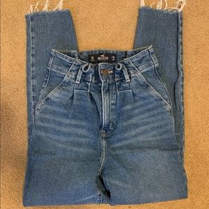 • Hollister Paper-bag Jeans •